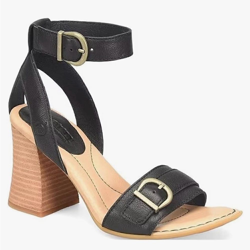 NWT Born Tahlia Sandals